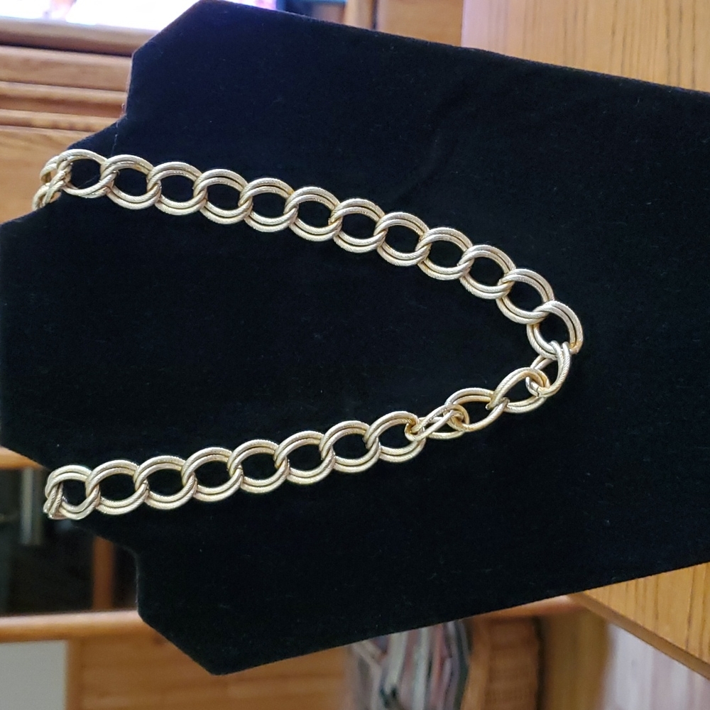 Jewelry - Picture 1 of 2